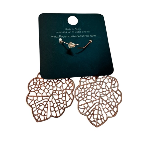 Paparazzi Gold Filigree Leaf Earrings - Picture 2 of 3